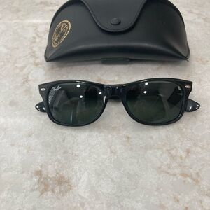 Ray-Ban Black G-15 Green lens 2132 901 52/18 3N